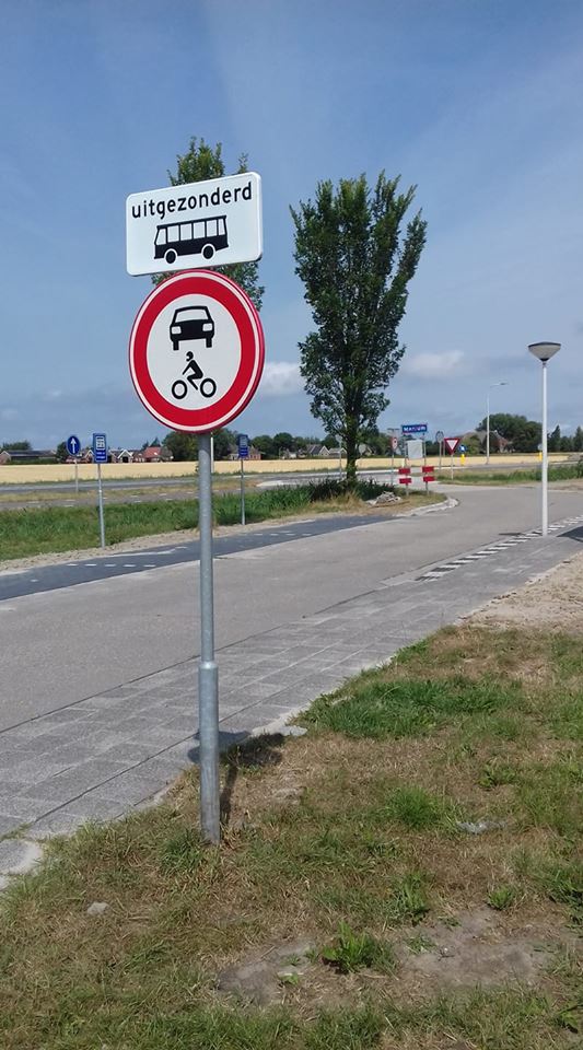 bushalte foto Douwe Wierstra