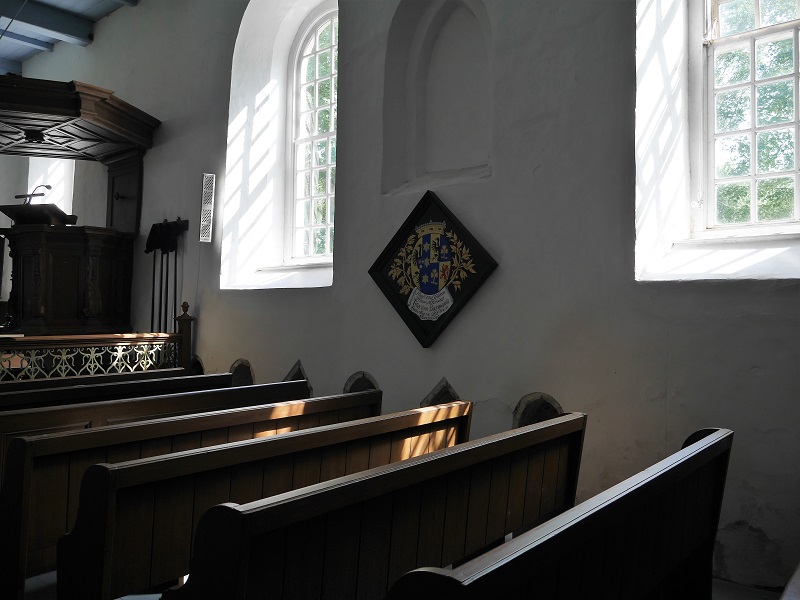 kerk Westernijtsjerk met replica rouwbord